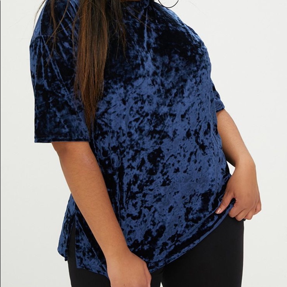 Prettylittlething Plus Velvet T-shirt